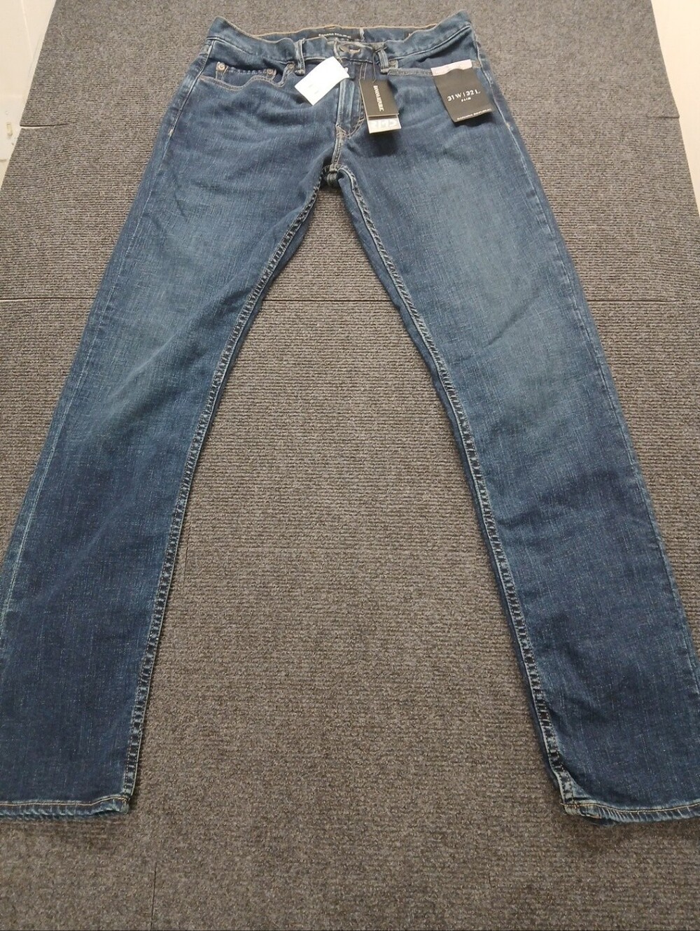 NWT Banana Republic RMD Slim Fit Straight-Leg Jeans. Mens Sz 31W/32L